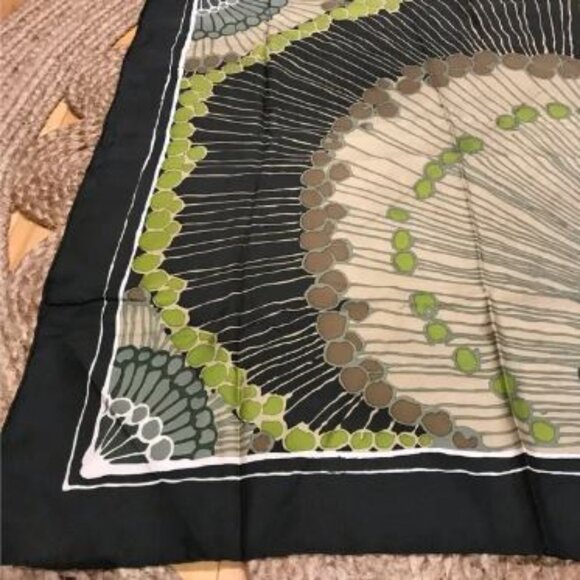 Christian Dior print green, beige & kaki Silk French square scarf - Picture 4 of 9
